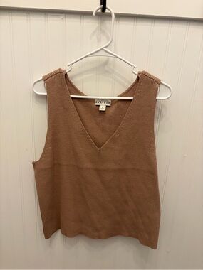Ava & Viv Tan Ribbed V-Neck Sleeveless Knit Top